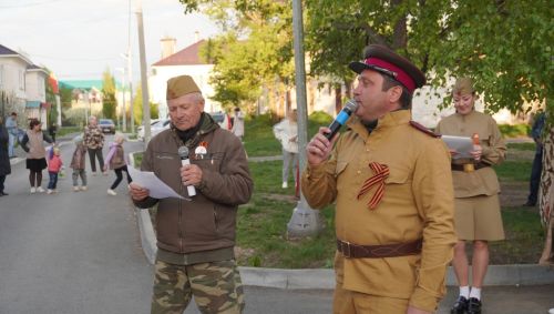 🎤✨ Незабываемый вечер под открытым небом: акция «Поём двором» очаровала Уруссу! ✨🎶