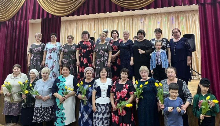 «Нежные и любимые»  - так называлась праздничная программа ко Дню 8 марта, которую провели в Подгорновском СДК