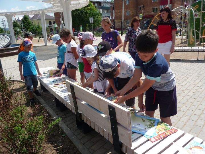 На всех парусах в море книжное