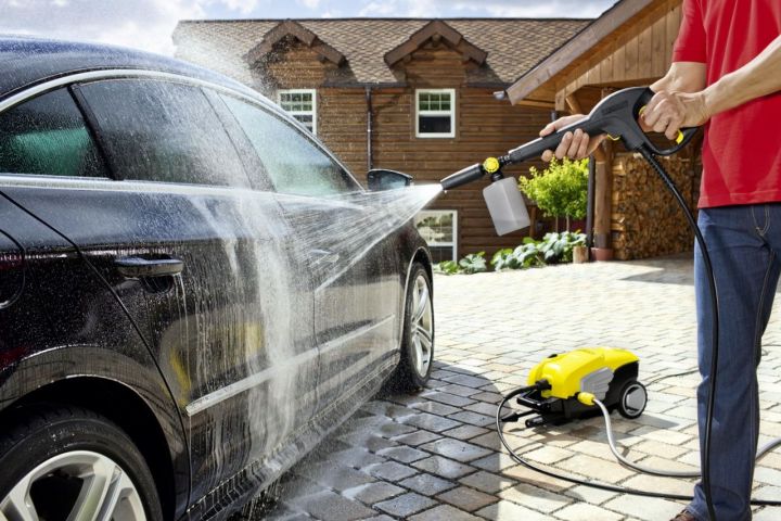 Можно ли мыть авто на собственном участке? : нюансы и законы