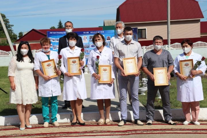 Медицинские работники Ютазинского района заложили капсулу времени