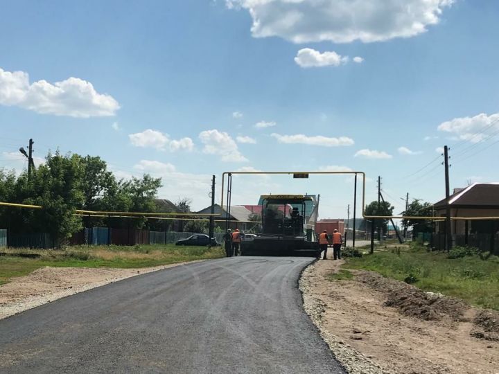 В селе Абсалямово завершился ремонт дороги