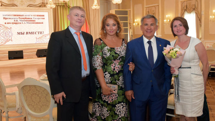 «Семья – это самое главное»: Рустам Минниханов в Казанском Кремле принял лучшие семьи Татарстана