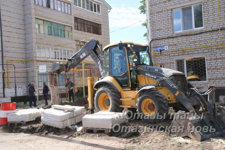 В Ютазинском районе продолжает работать президентская программа «Наш двор»