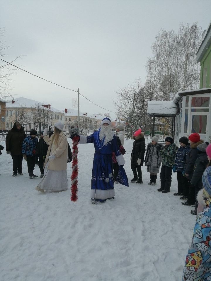 Для учащихся Уруссинской школы №1 прошли новогодние праздники!