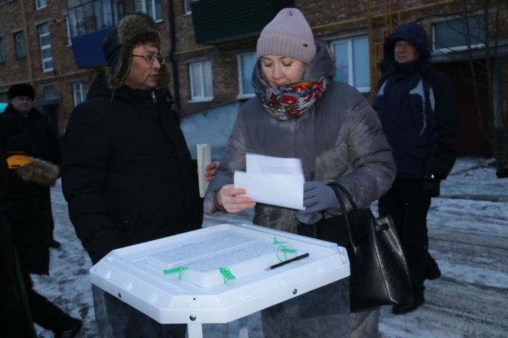 Во время встречи уруссинцев с главой района и руководителями служб жизнеобеспечения среди прочих поднимался и вопрос жёсткости питьевой воды