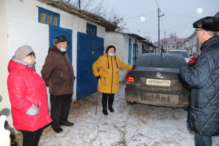 Во время встречи уруссинцев с главой района и руководителями служб жизнеобеспечения среди прочих поднимался и вопрос жёсткости питьевой воды