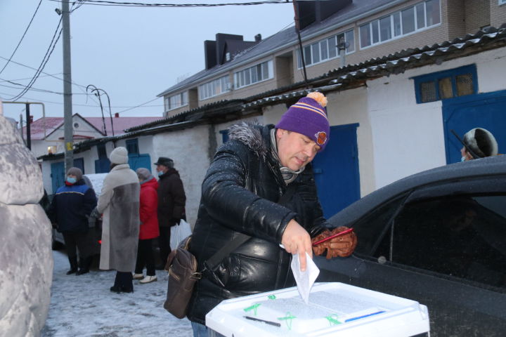 Во время встречи уруссинцев с главой района и руководителями служб жизнеобеспечения среди прочих поднимался и вопрос жёсткости питьевой воды