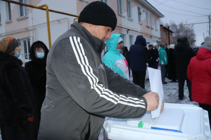 Во время встречи уруссинцев с главой района и руководителями служб жизнеобеспечения среди прочих поднимался и вопрос жёсткости питьевой воды