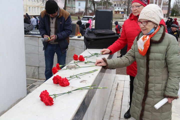 Уруссу: и Ленин такой молодой