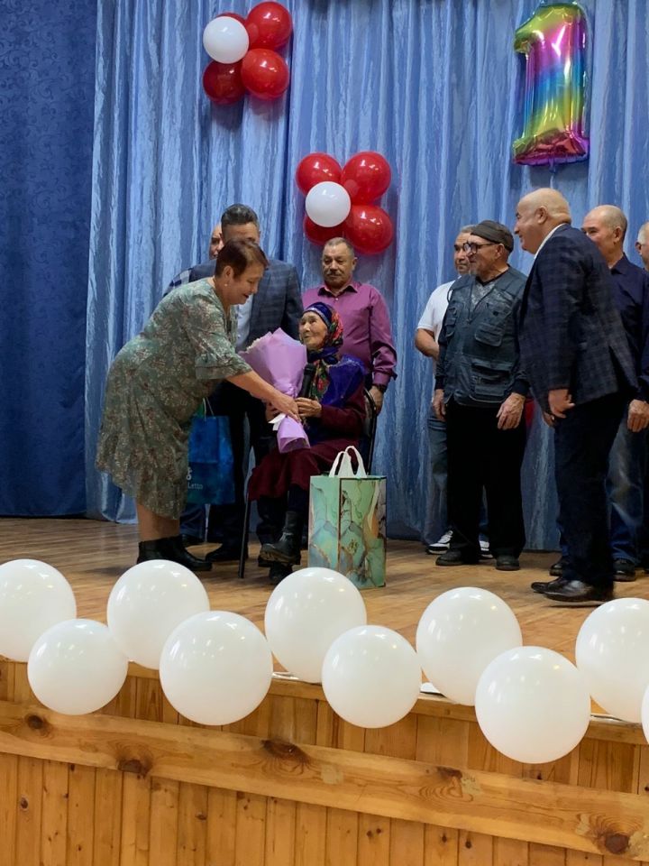 МБОУ «Старо-Уруссинская СОШ» праздновала свой 100-летний Юбилей!