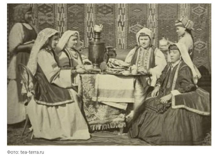 «Так не носили наши бабушки»: как выглядел хиджаб у татар, а коммунисты боролись с ним