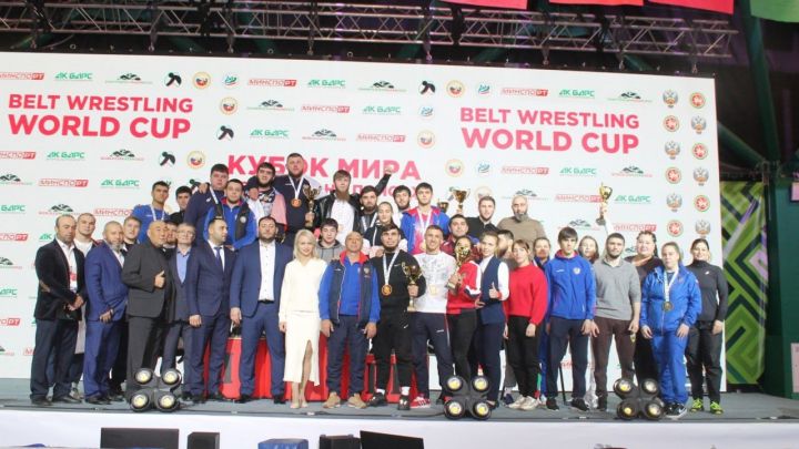 Спортсмены из Татарстана завоевали шесть золотых медалей на Кубке мира по борьбе на поясах