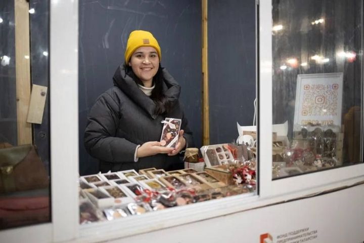 170 самозанятых Татарстана представили свою продукцию на новогодней ярмарке по нацпроекту