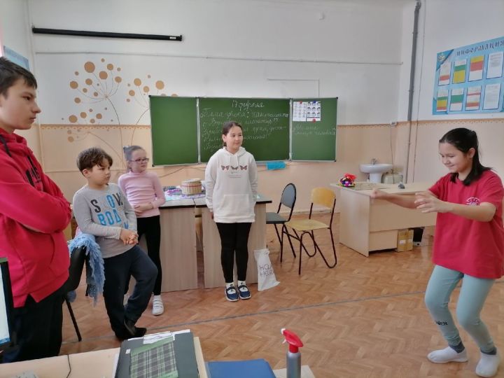 Занятие театральной студии "Юные таланты" в Ютазинском районе