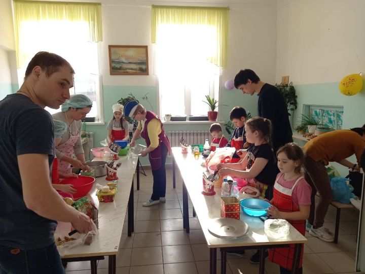 На базе Уруссинского ЦДТ прошёл открытый урок объединения Кулинария "Пальчики оближешь".