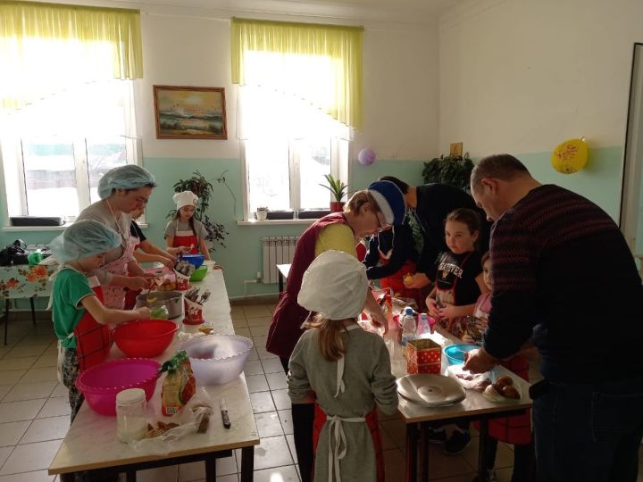 На базе Уруссинского ЦДТ прошёл открытый урок объединения Кулинария "Пальчики оближешь".