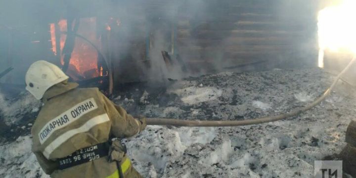 В Татарстане в собственном доме на пожаре погибла женщина