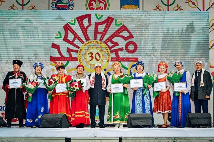28 мая хор ветеранов «Истоки» принял участие в народном празднике «Каравон»