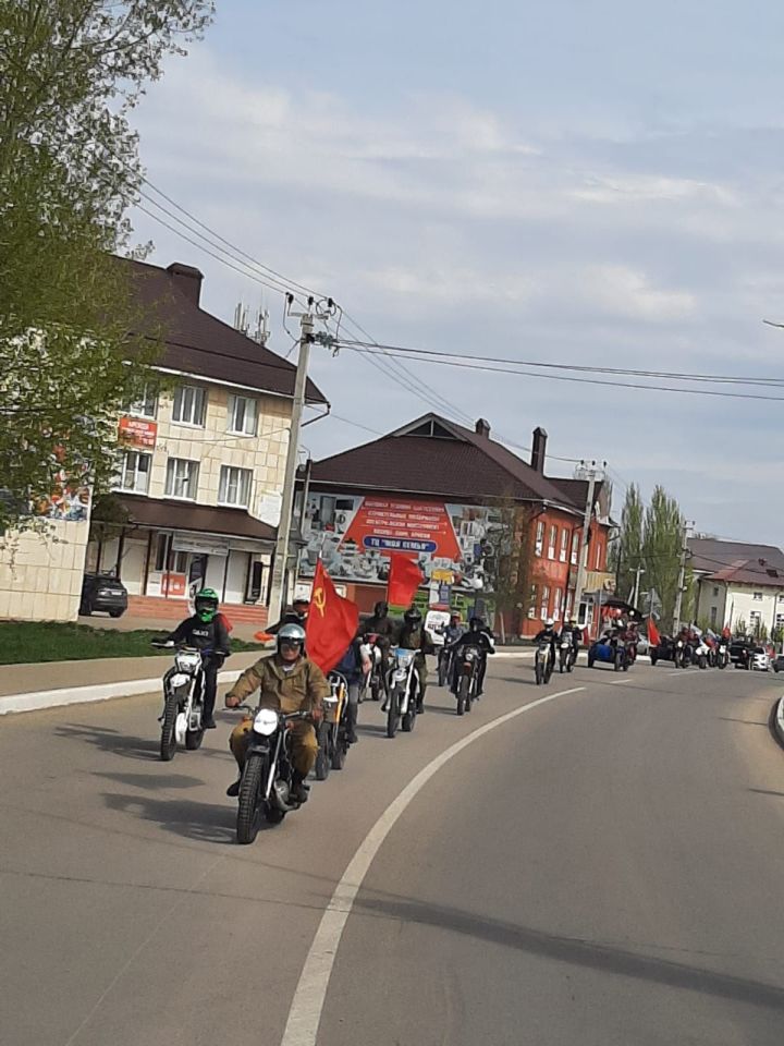 В Ютазинском районе &nbsp;прошел &nbsp;автопробег в честь праздника Победы