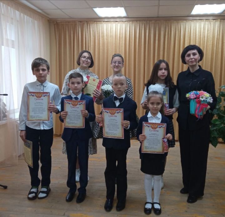 В Уруссинской школе искусств прошел отчетный концерт-родительское собрание преподавателя Валеевой Л. Р.