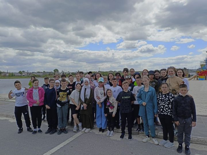 31 мая учащиеся 5 и 6 классов с классными руководителями съездили на экскурсию в г. Альметьевск