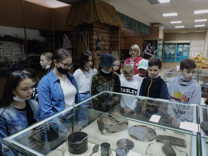 31 мая учащиеся 5 и 6 классов с классными руководителями съездили на экскурсию в г. Альметьевск