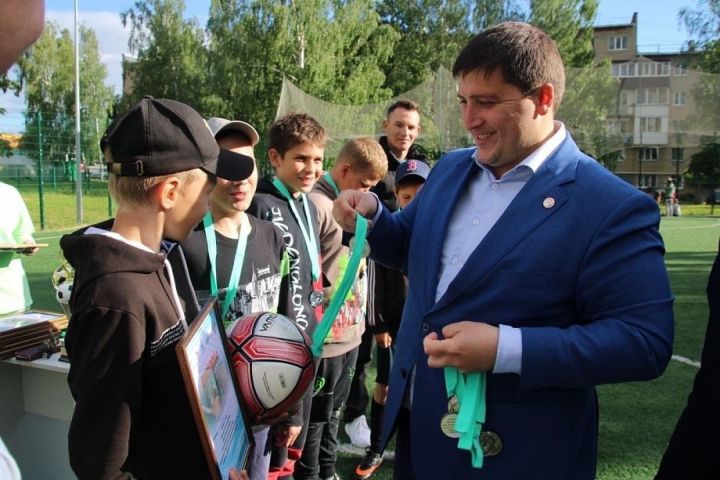 Радмир Беляев призывает в советники девятиклассника