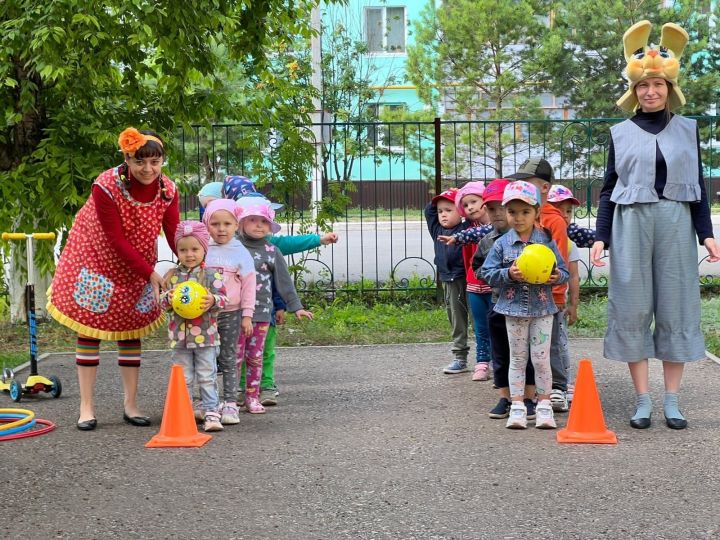 В детском саду №4 прошел праздник "Ах, какое лето"