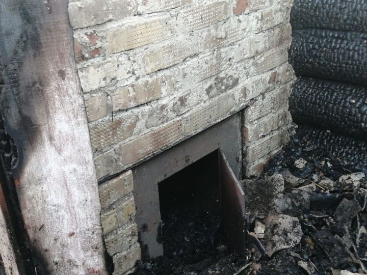 В селе Акбаш Ютазинского района загорелась баня