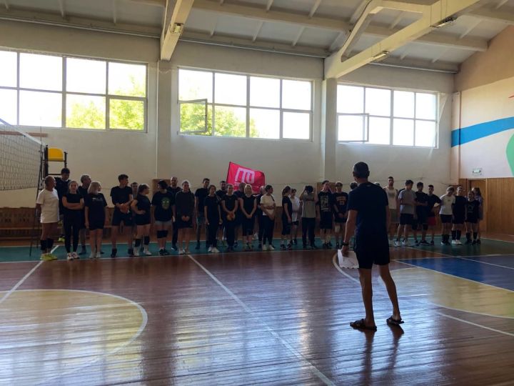 Сегодня в СШ "Олимп" прошёл 'Волейбольный турнир  посвященный Дню республики"