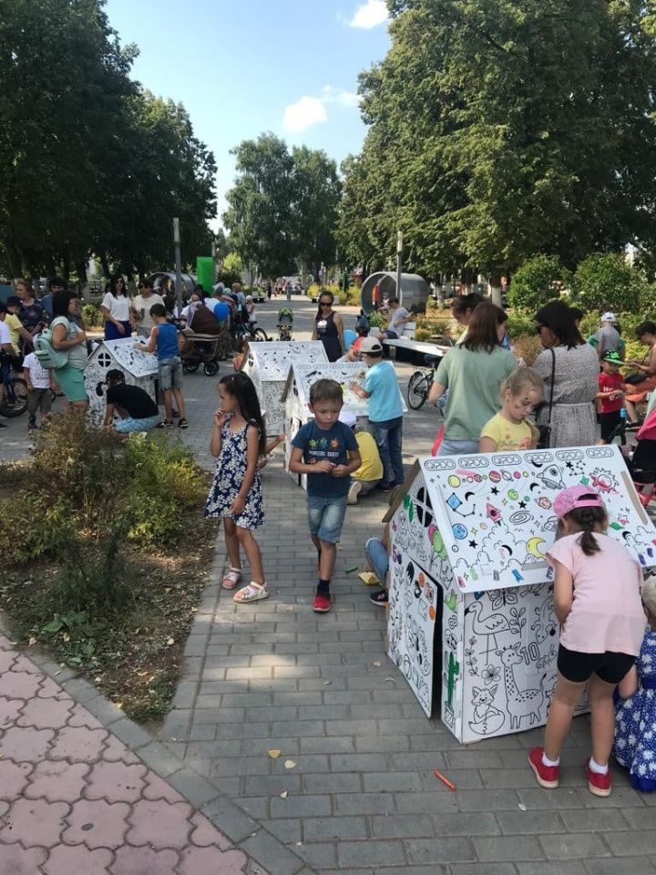 В парке "Семейный"&nbsp;был проведен картонный праздник