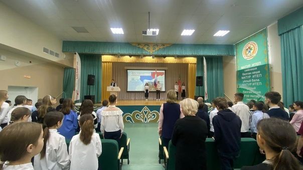 Школьникам из Уруссинской гимназии рассказали о роли спецназа в обороне России