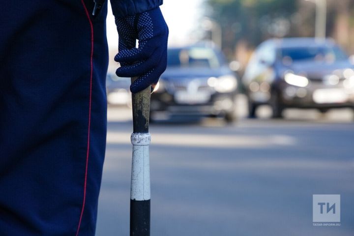 Главный госавтоинспектор РТ напомнил водителям об опасностях осеннего и зимнего сезонов