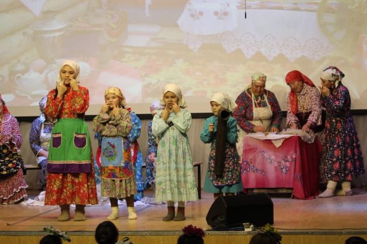 Ансамбль «Сердэш» принял участие в межрегиональном фестивале