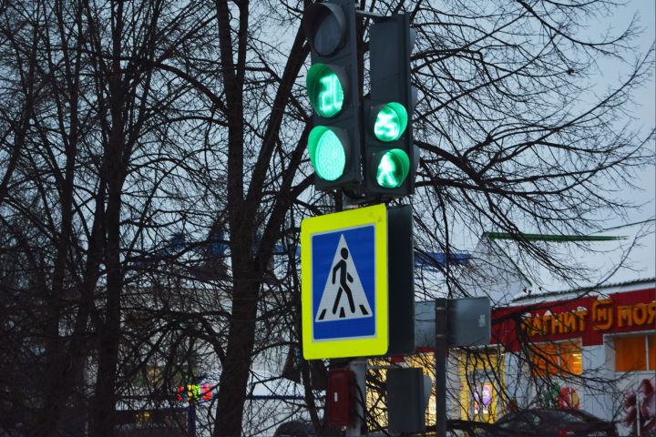 Первый в поселке Уруссу светофор начал свою работу