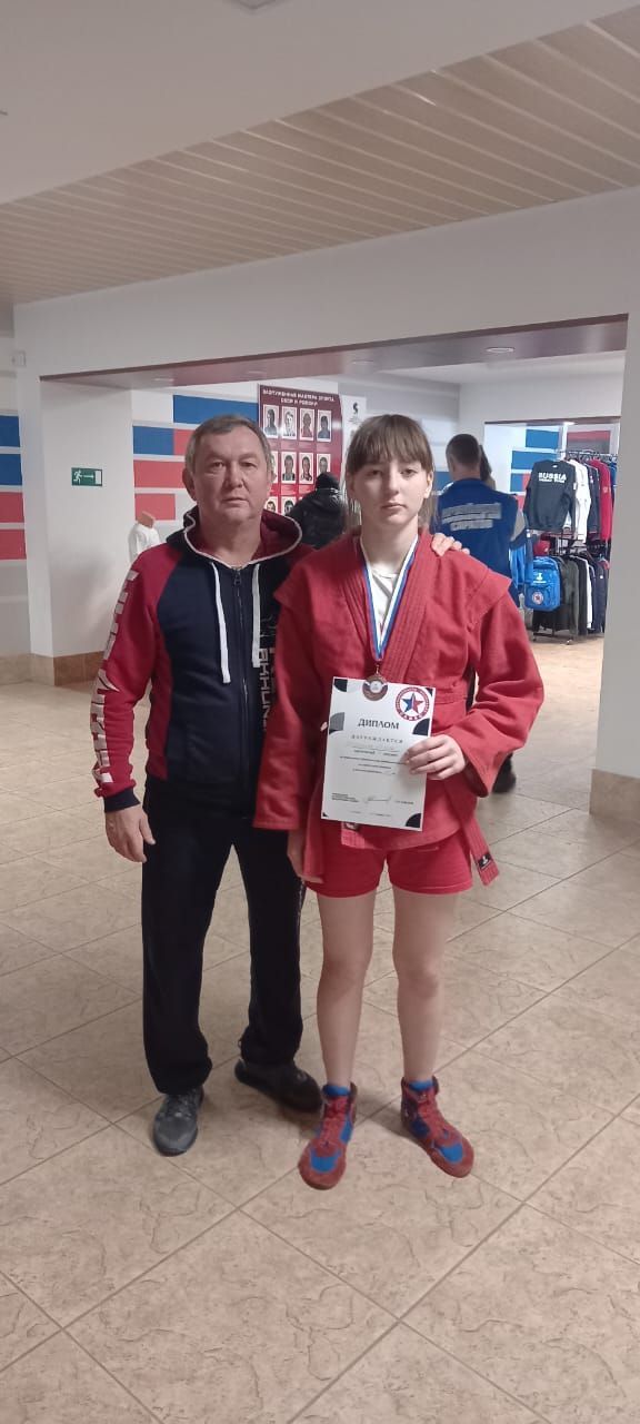 Уруссинская самбистка завоевала путевку на финал первенства России