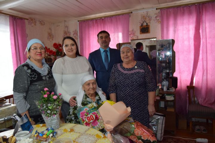 Долгожитель из Абсалямово Тазкира Халяфутдинова отметила 90-летний юбилей