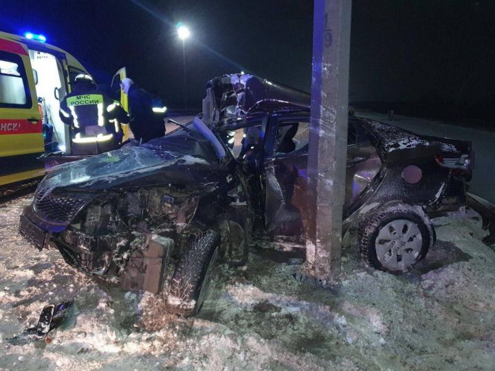 В результате ДТП водитель и 3 пассажира получили тяжелые травмы