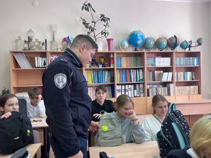 Родительский патруль второй школы провели проверку наличия световозвращающих элементов