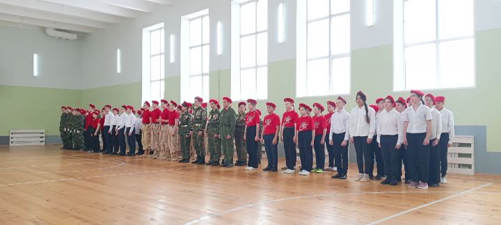 В Уруссинской школе №1 состоялся районный конкурс - смотр строя и песни