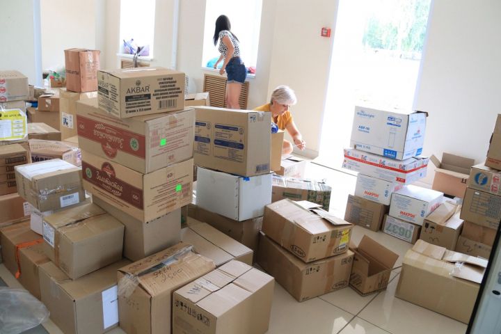 В Татарстане волонтеры помогли собрать более 918 тонн гуманитарной помощи для Донбасса
