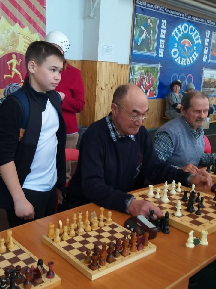 В СШ «Олимп» прошел турнир по шашкам и шахматам