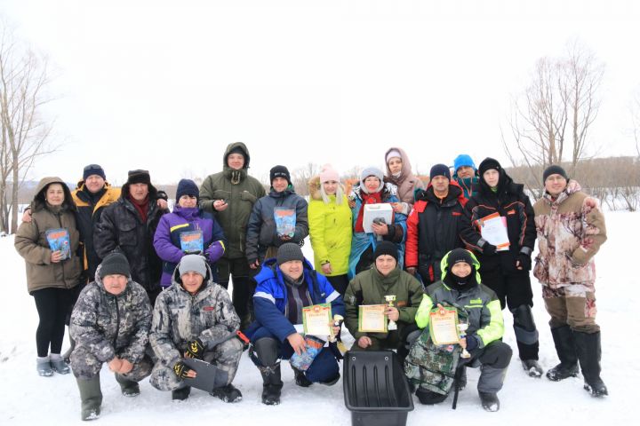 На Абсалямовском озере рыбаки соревновались
