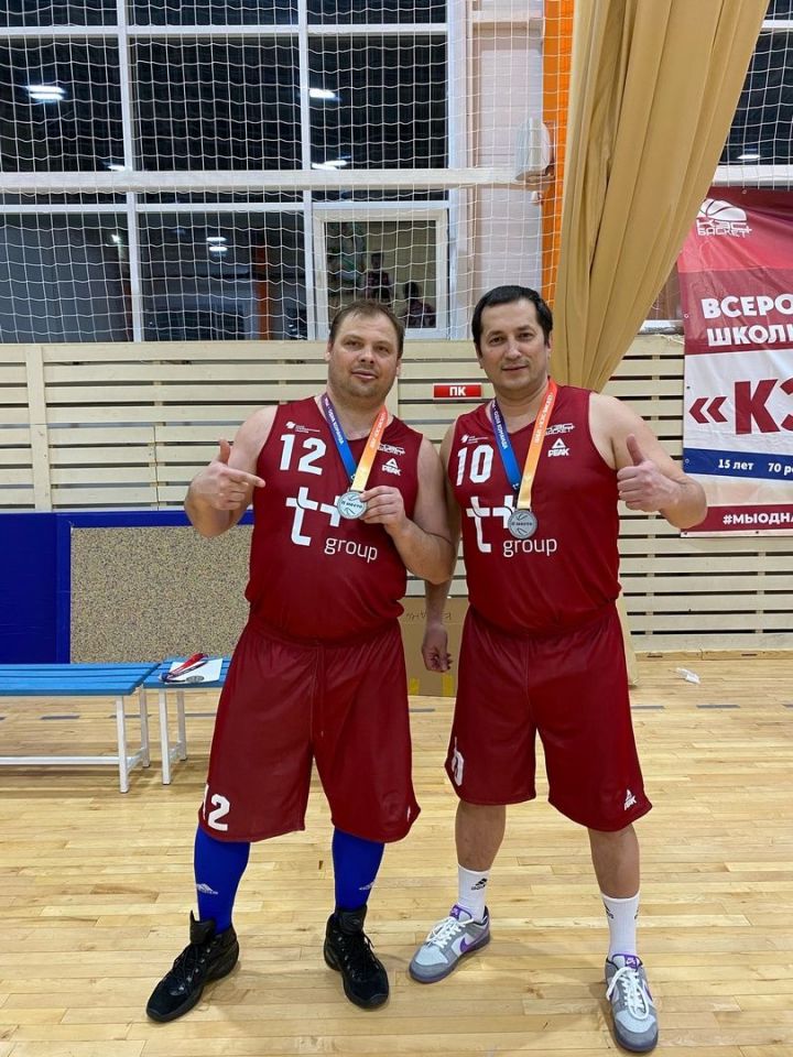 Уруссинские учителя-физкультурники заняли призовое место в баскетбольном турнире