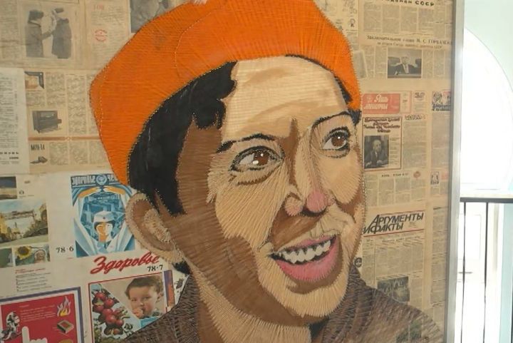 Художник-самоучка из РТ создает портреты любимых киногероев из необычных материалов