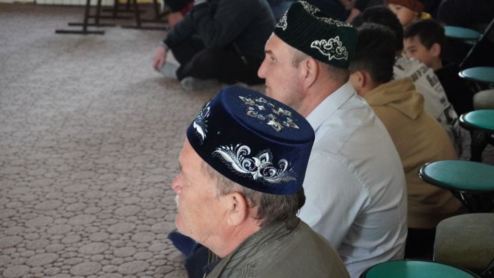 Мусульмане района встречают Ураза-байрам