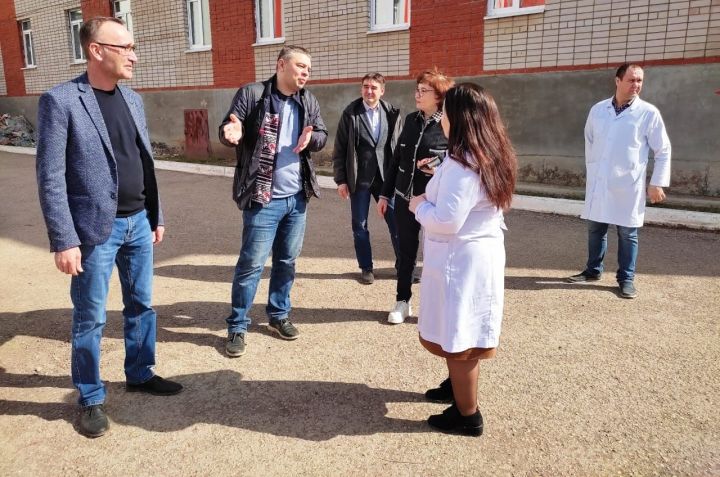 Фарид Нугаев прибыл с рабочим визитом в Уруссинскую центральную районную больницу