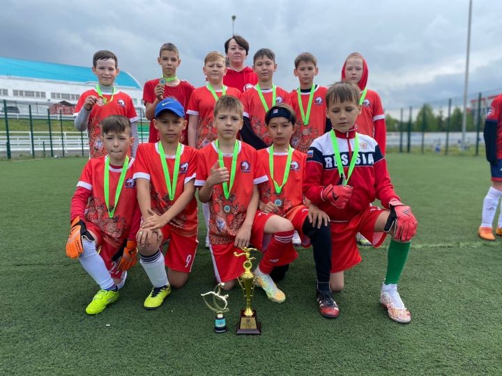 Детская футбольная команда «Буцифалл» в Золотой Лиге