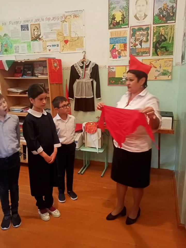 Нынешние школьники узнали кто такие пионеры